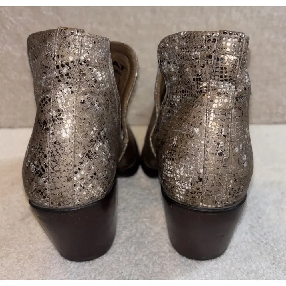 Ariat themed rock summer